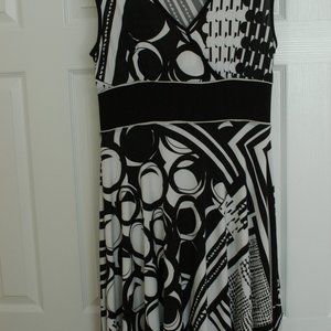 New never been worn Joseph Ribkoff size 14 black and white sleeveless dress.